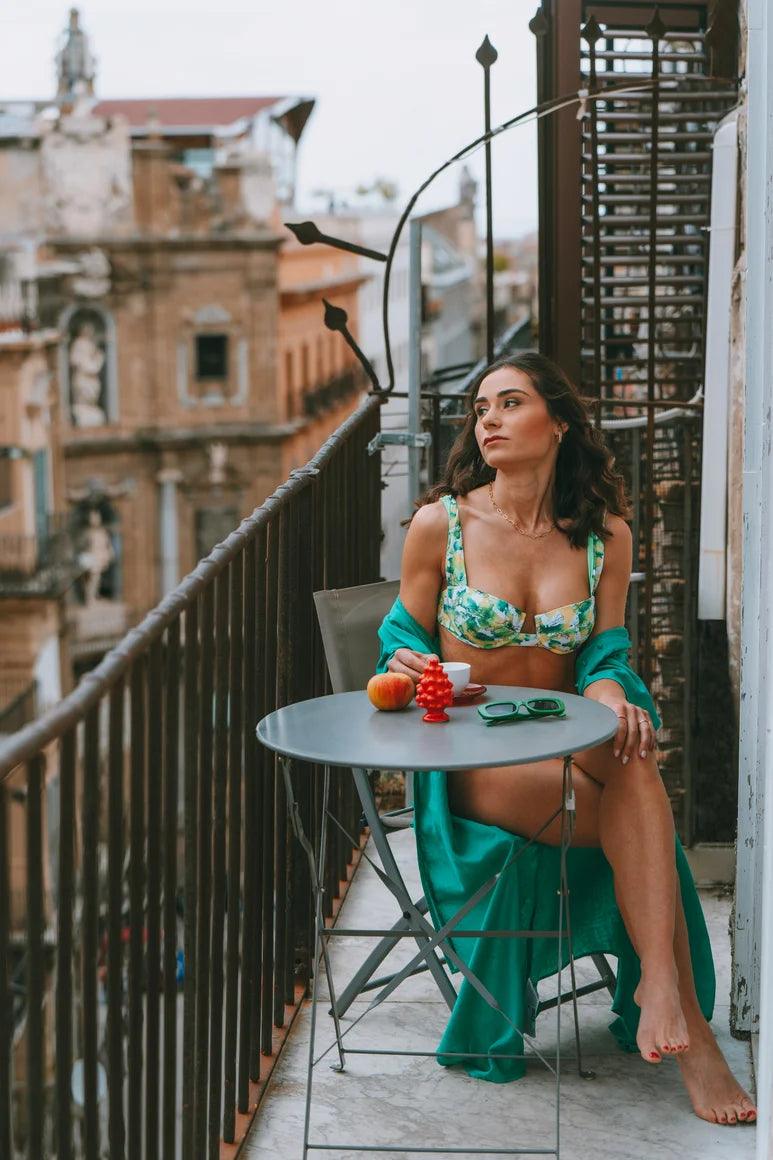 Balconette Swimsuit costume da bagno balconette verde e bianco di lusso su misura e sartoriale ambientato a napoli