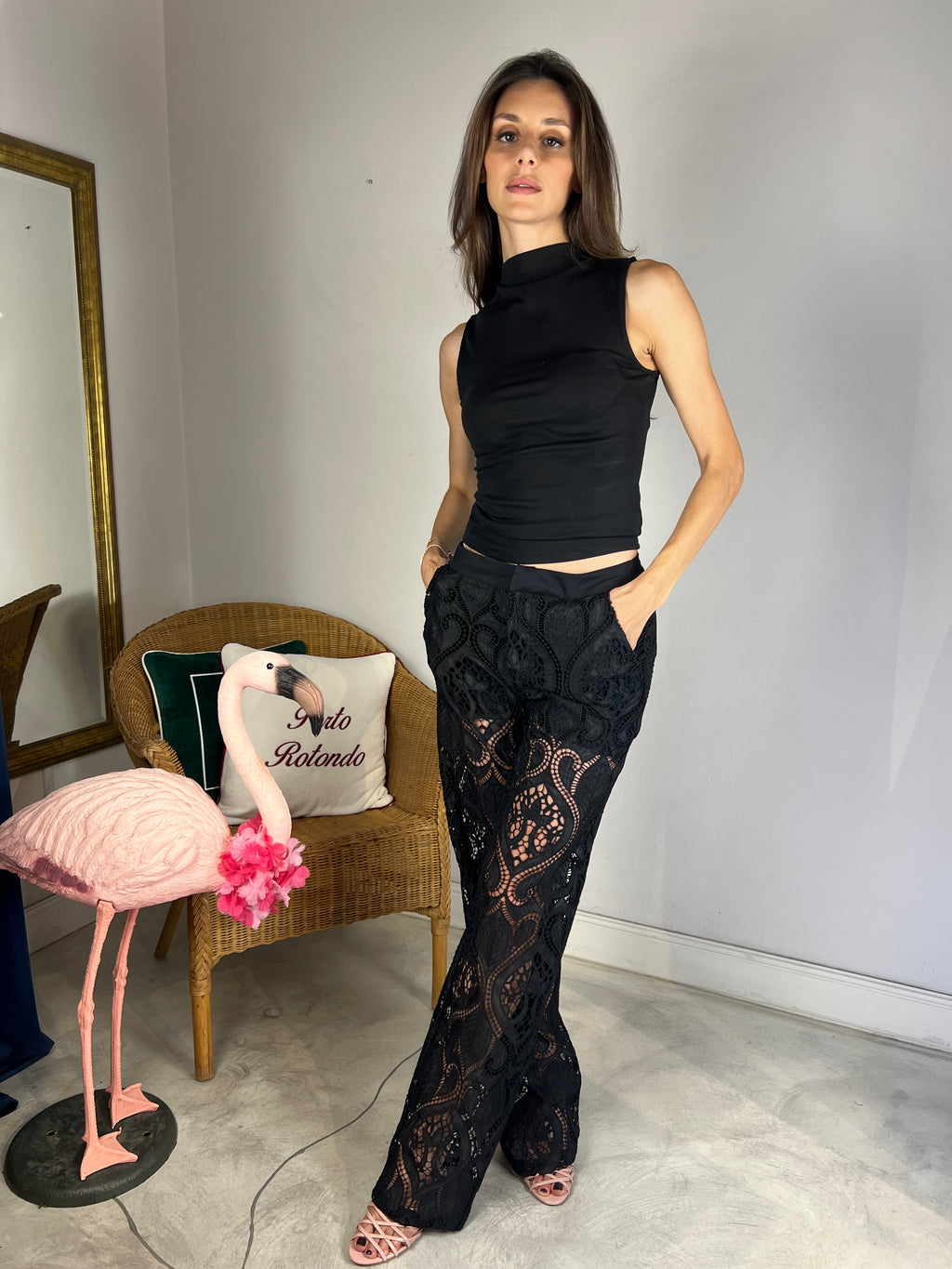 Top smanicato nero