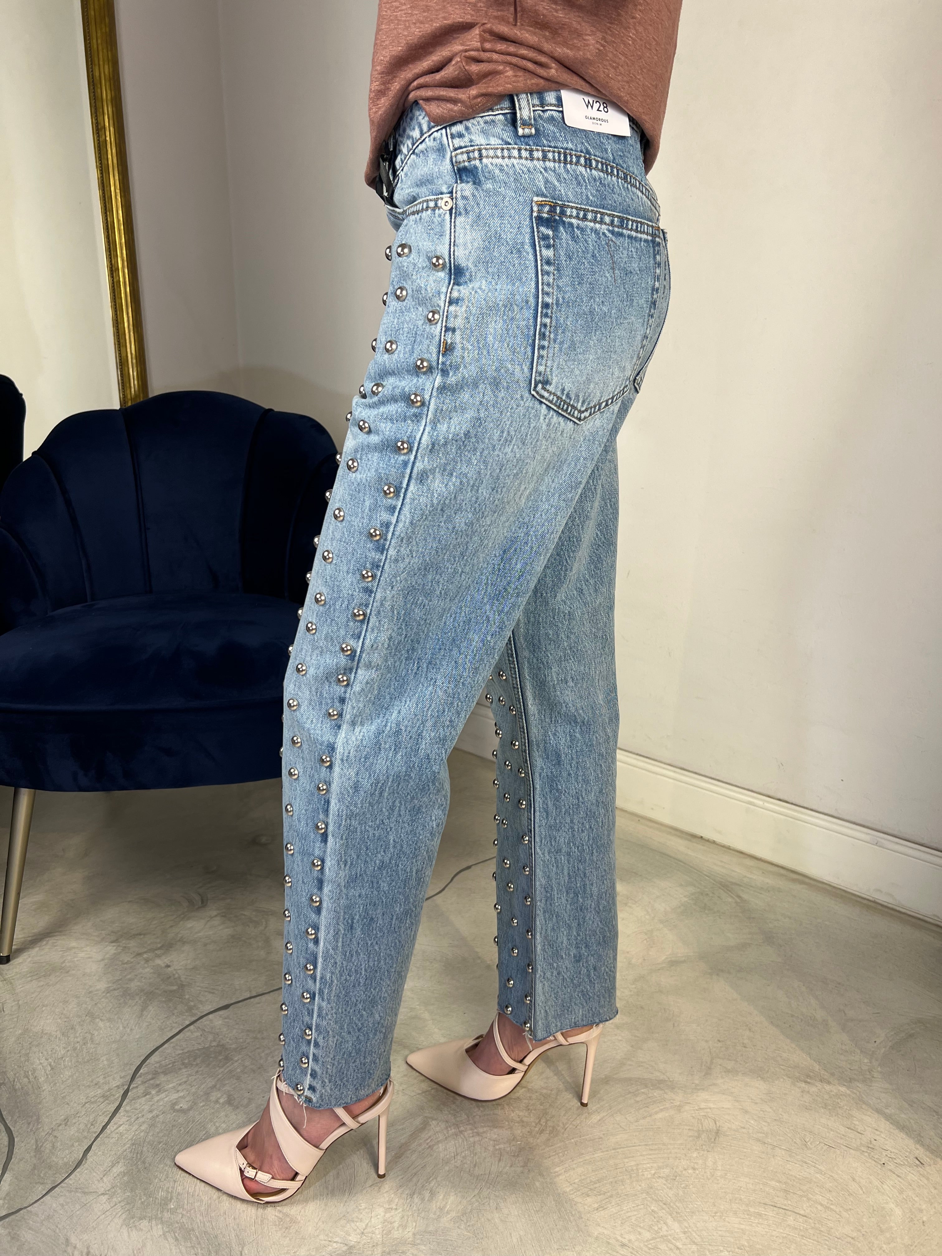 Jeans con borchie