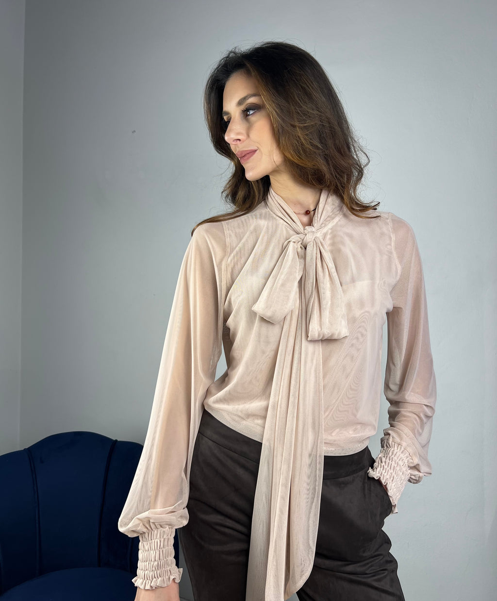 Camicia in tulle con fiocco