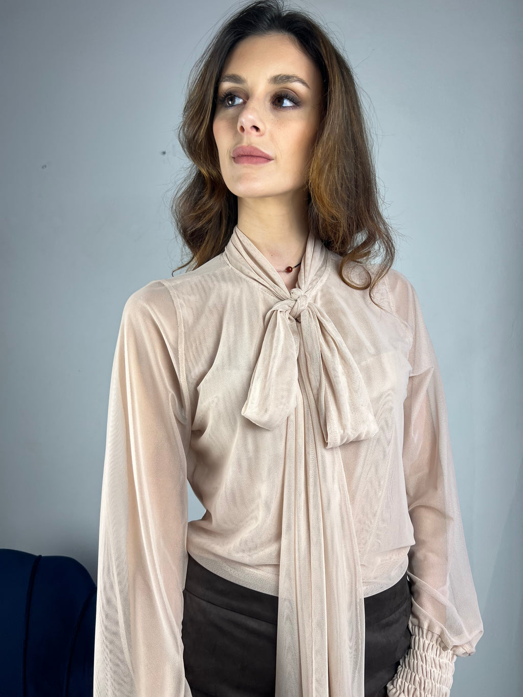 Camicia in tulle con fiocco