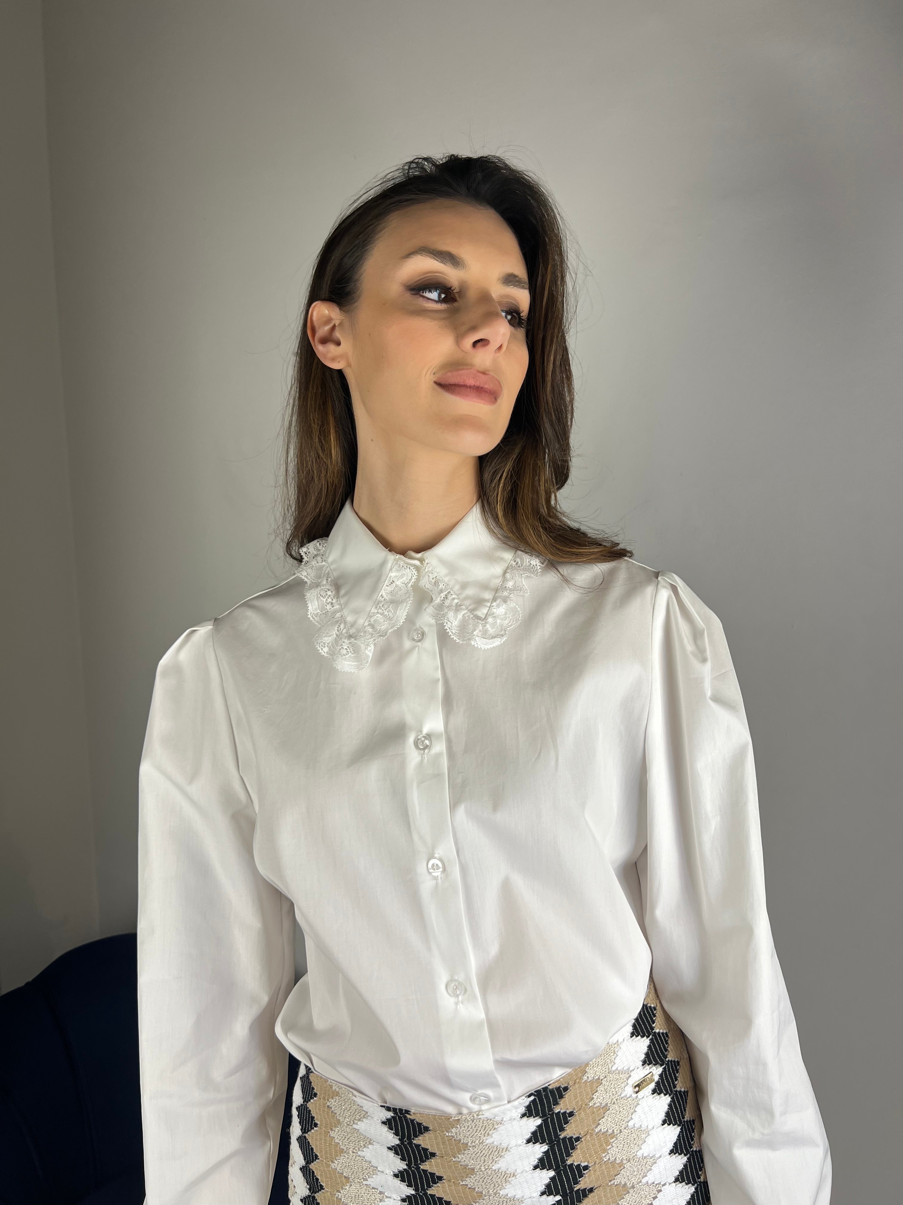 Camicia con colletto in pizzo