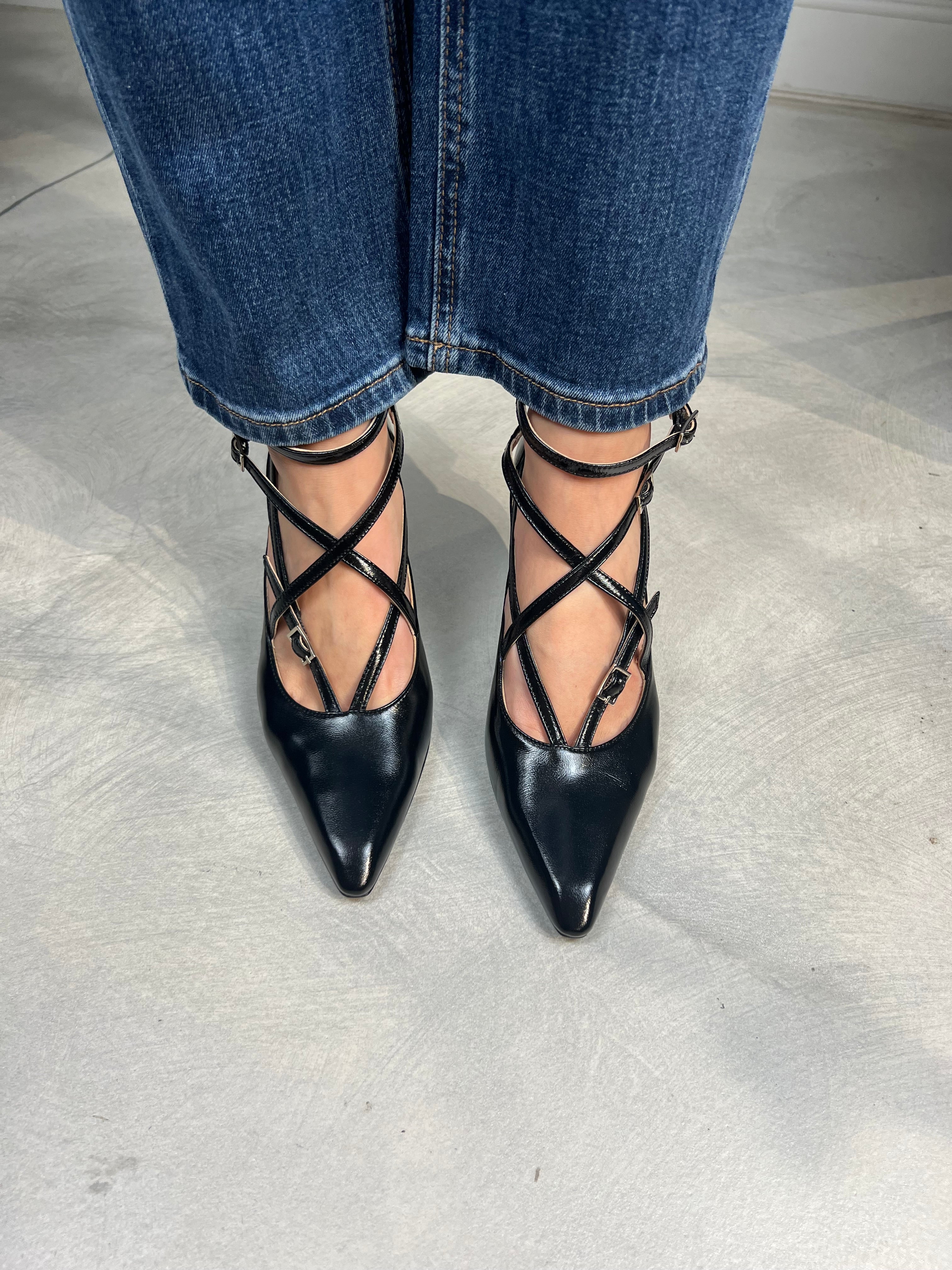 Scarpe con cinturini