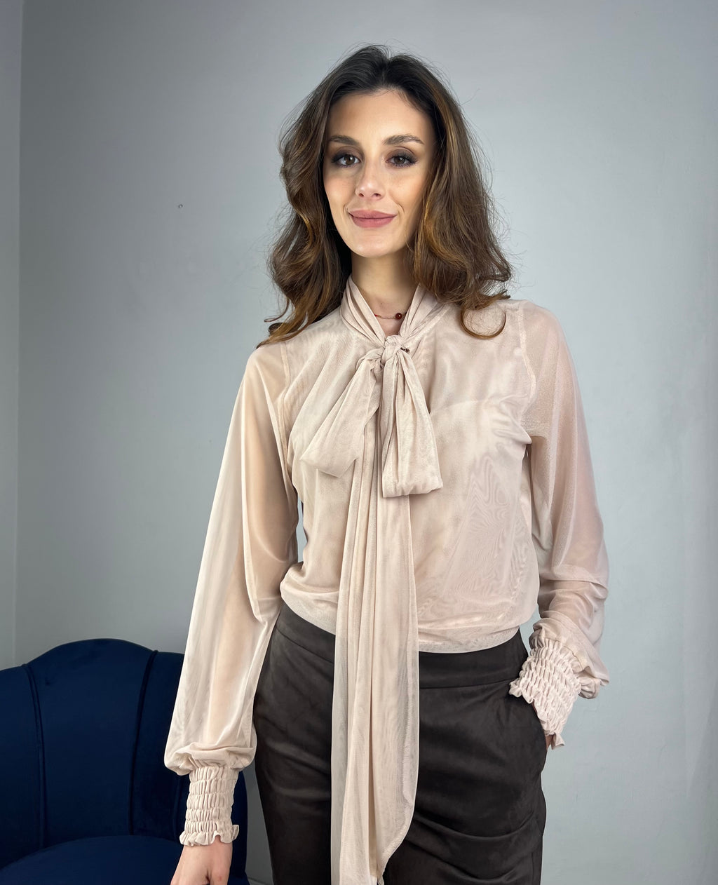 Camicia in tulle con fiocco