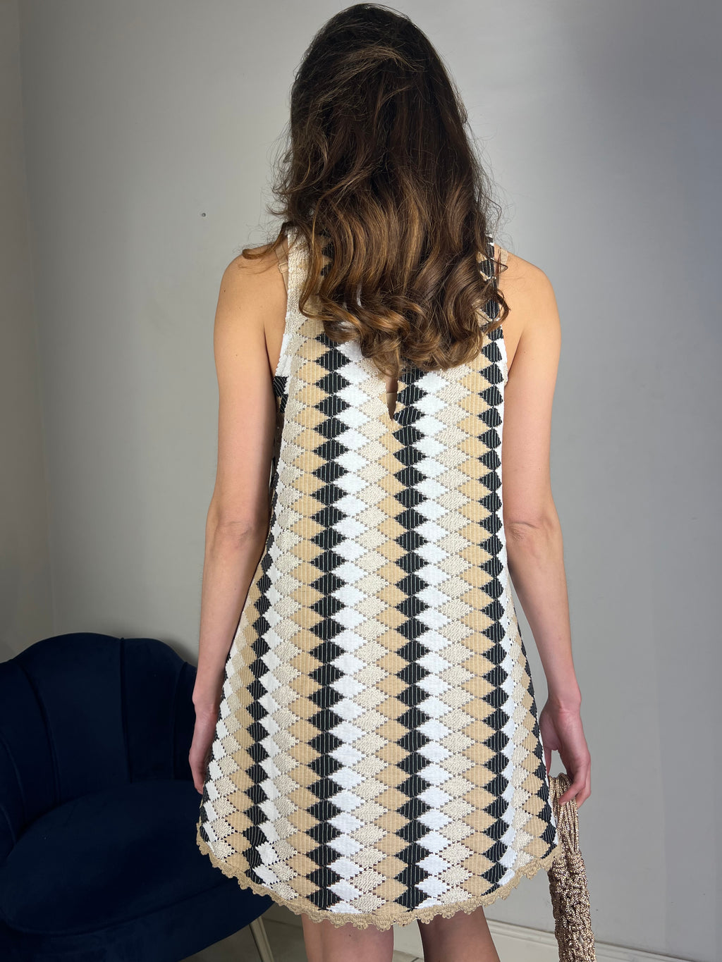 Abito corto a trapezio