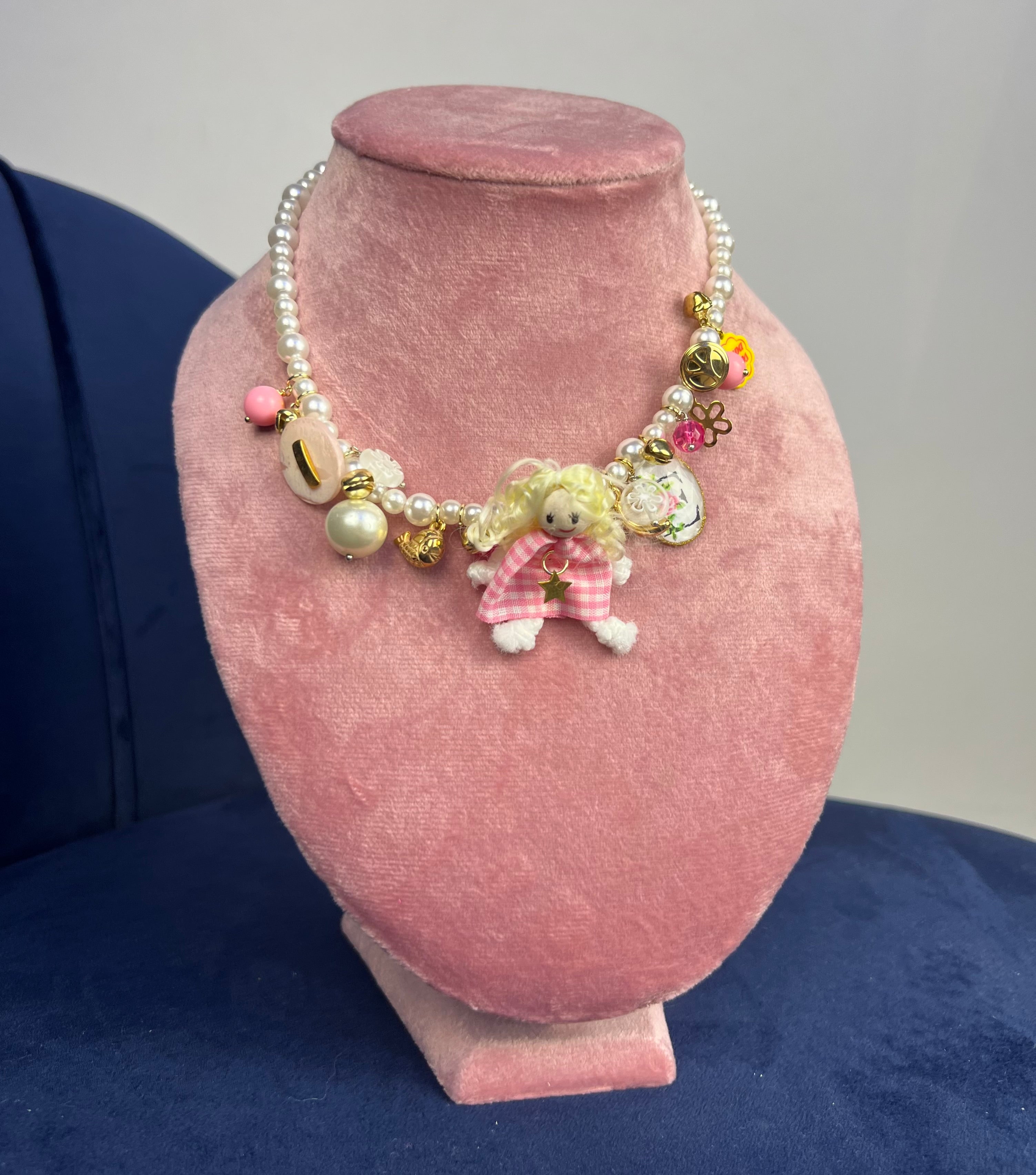 Collana con charms rosa