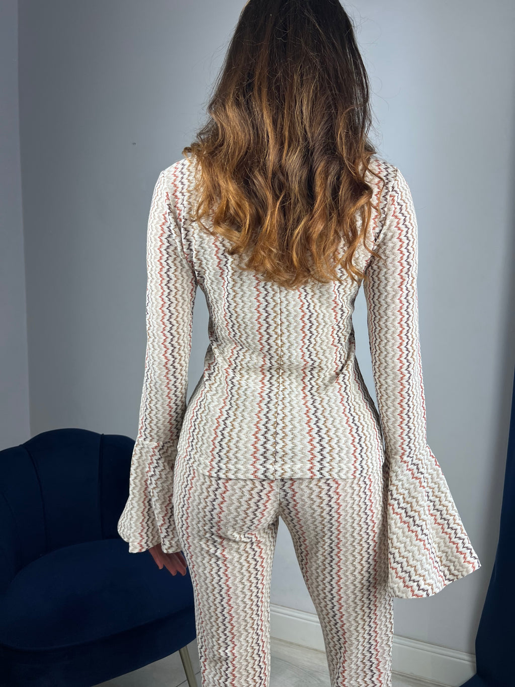 Pantalone a zampa completo