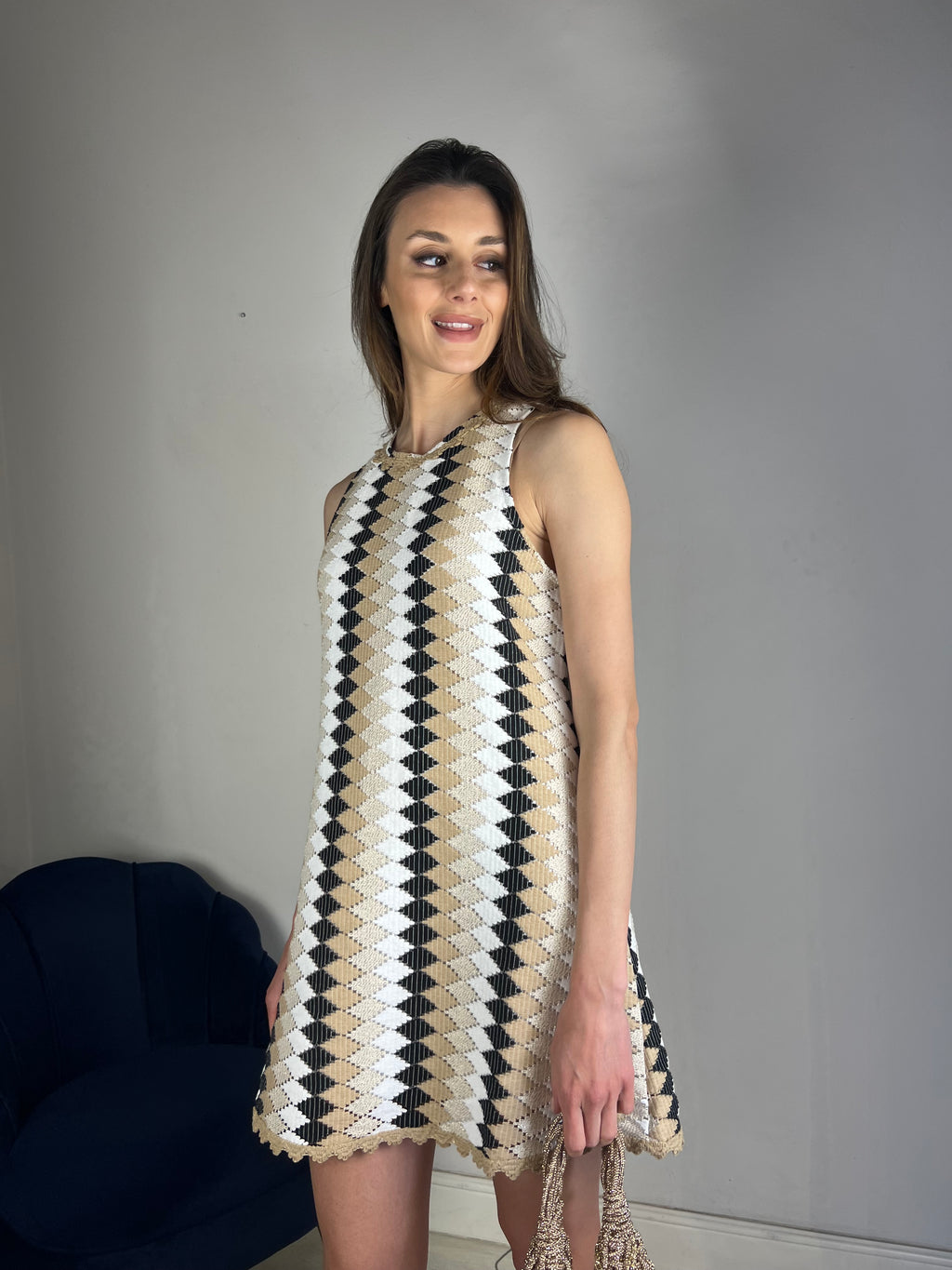 Abito corto a trapezio